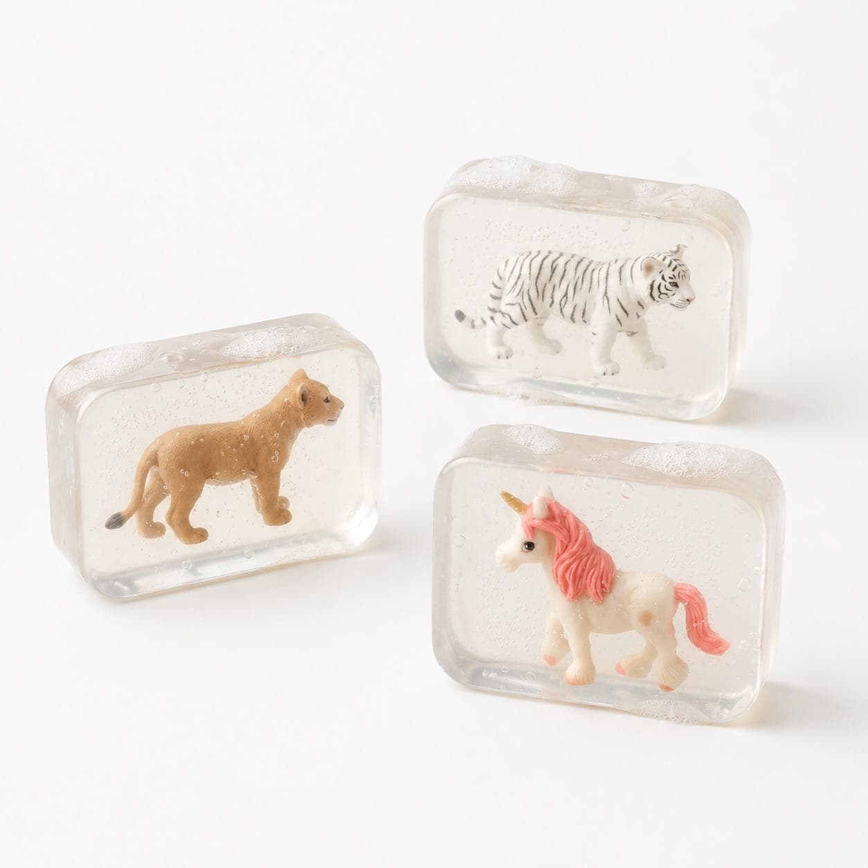 Savon transparent avec figurines